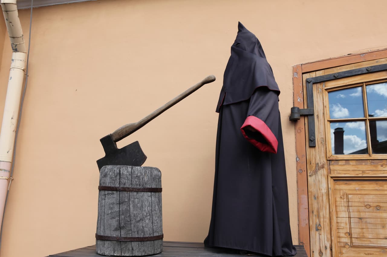 Los encargados de suprimir la herejía capturaron una orden de caballeros templarios y fueron llevados a la hoguera.