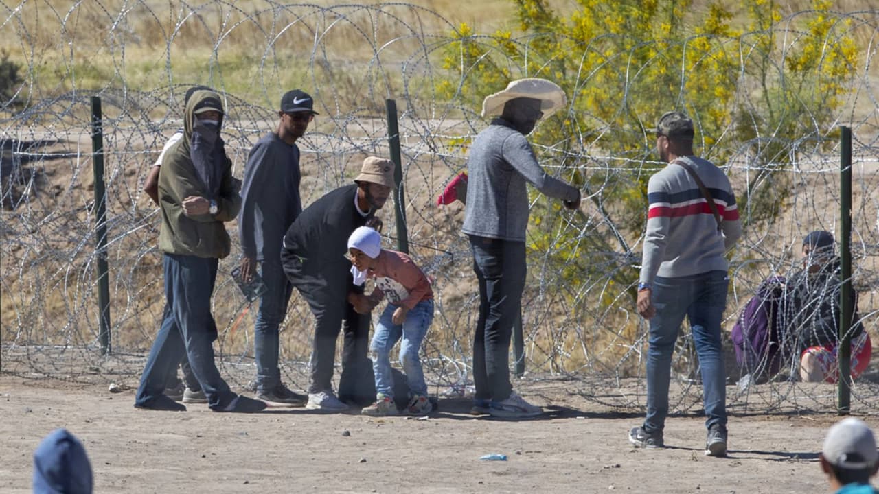 Tribunal avala derecho de Texas a mantener cerca de alambre de púas en la frontera con Coahuila