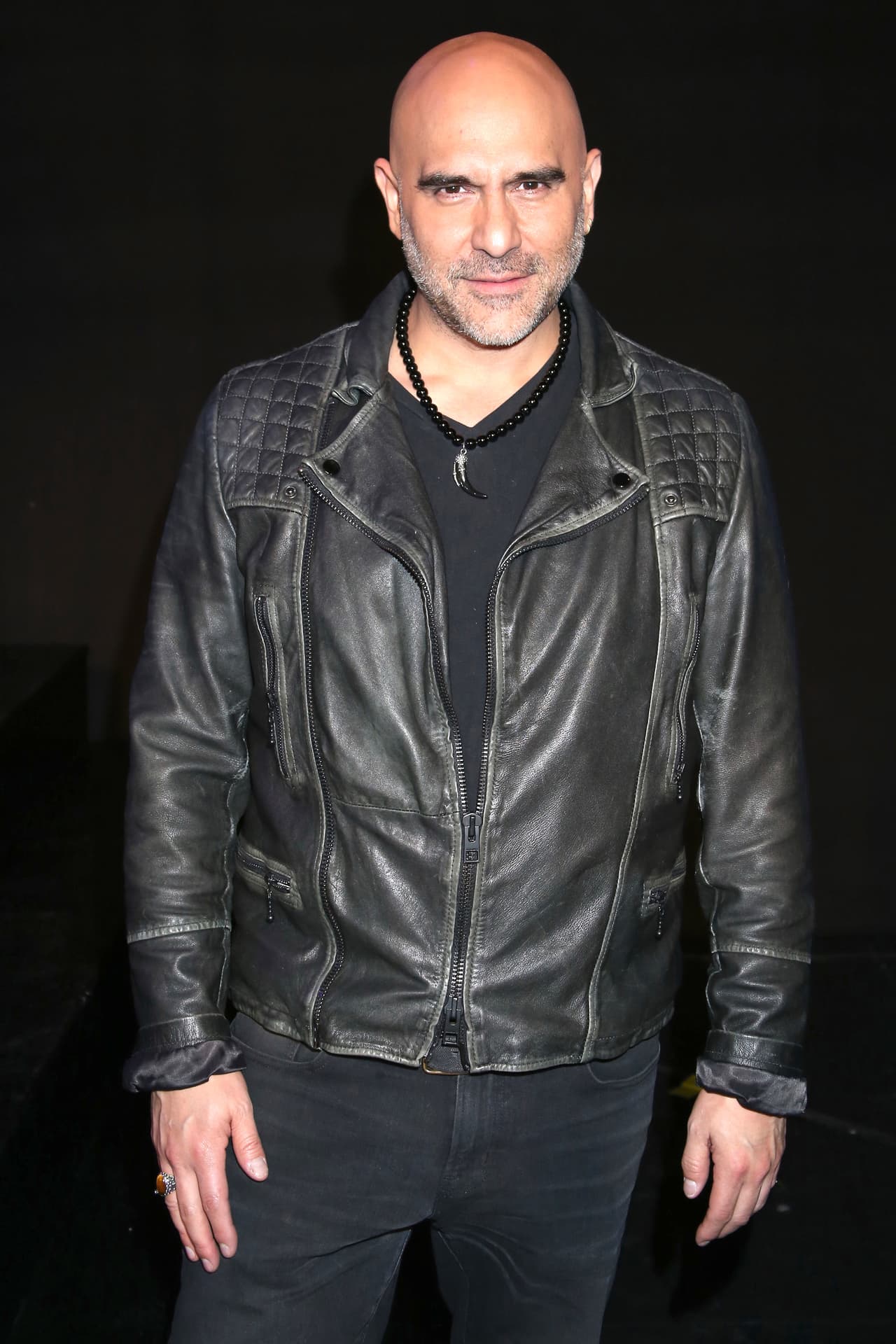 En entrevista con reporteros de diversos medios de comunicación, Suárez Gomís afirmó que no aplaude lo que hizo, ya que “estuvo mal”, pero reafirmó que fue Serrano quien provocó el enfrentamiento.