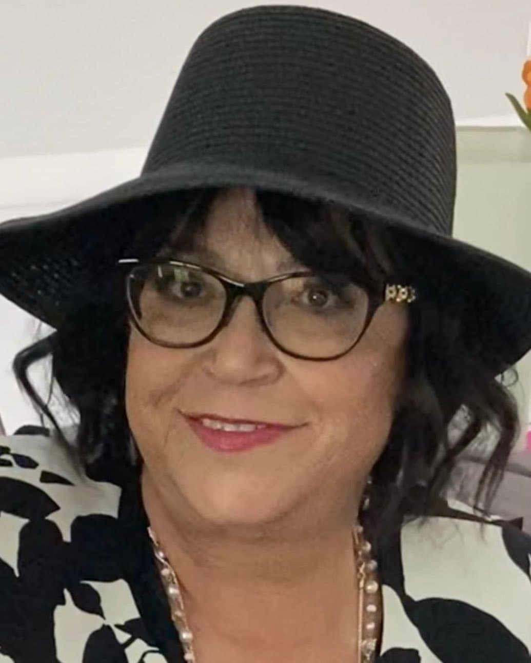 Tras afirmar que las personas deberían ser menos criticonas, la madre de la fallecida intérprete de ‘No llega el olvido’ anunció que su nombre ya es una marca registrada.