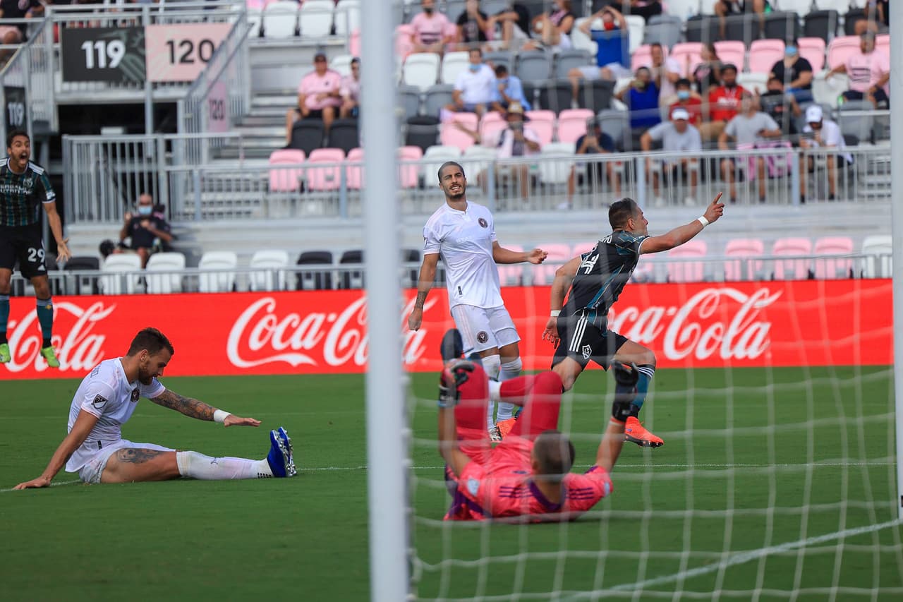 LA Galaxy consiguió una valiosa remontada con doblete de Chicharito para sumar sus primeros tres puntos de la Temporada 2021 de la MLS.