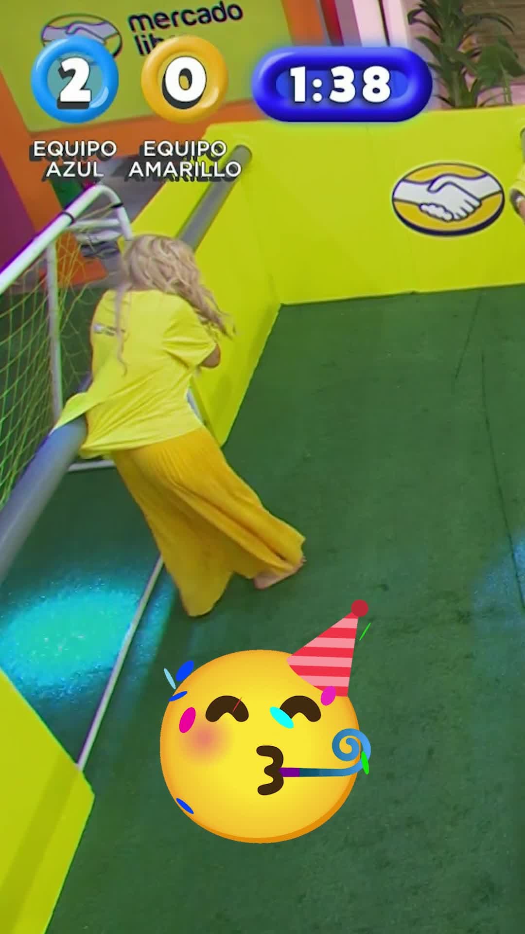 Bebeshita defiende con la NARIZ su portería