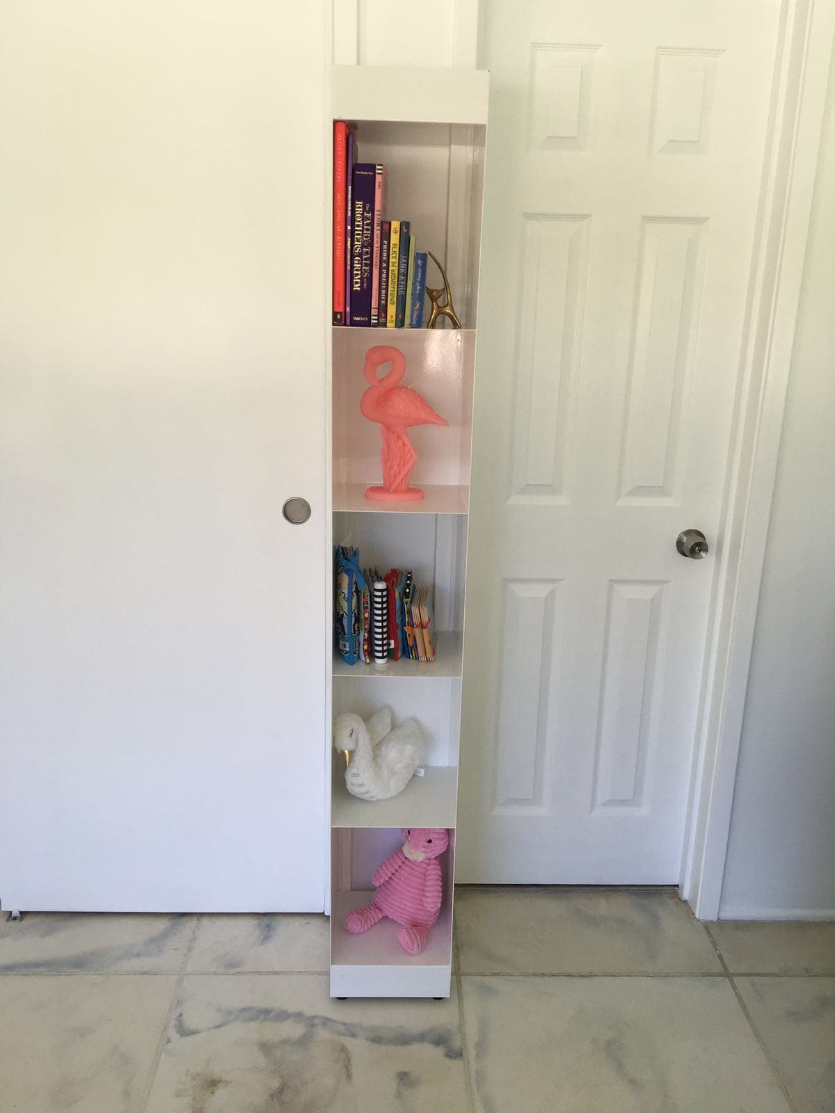 Cada rincón de este cuarto fue muy bien pensado por la guapa mamá.