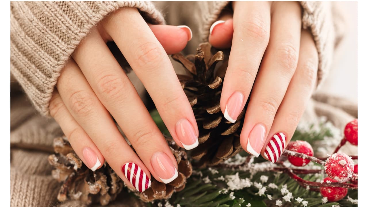 Nail art Navidad bastón de caramelo