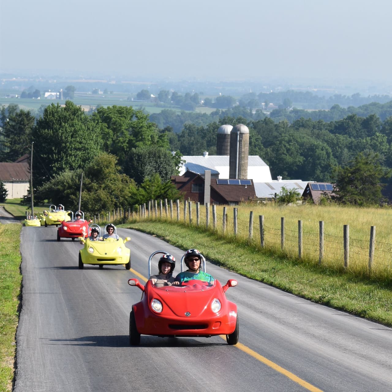 <b>Número 6: Lancaster</b>. Puedes visitar una granja Amish en funcionamiento, dar un paseo en buggy por las colinas y los puentes cubiertos, comprar artesanía Amish hecha a mano y disfrutar de la cocina holandesa de Pensilvania hecha desde cero en uno de los muchos restaurantes de la zona.