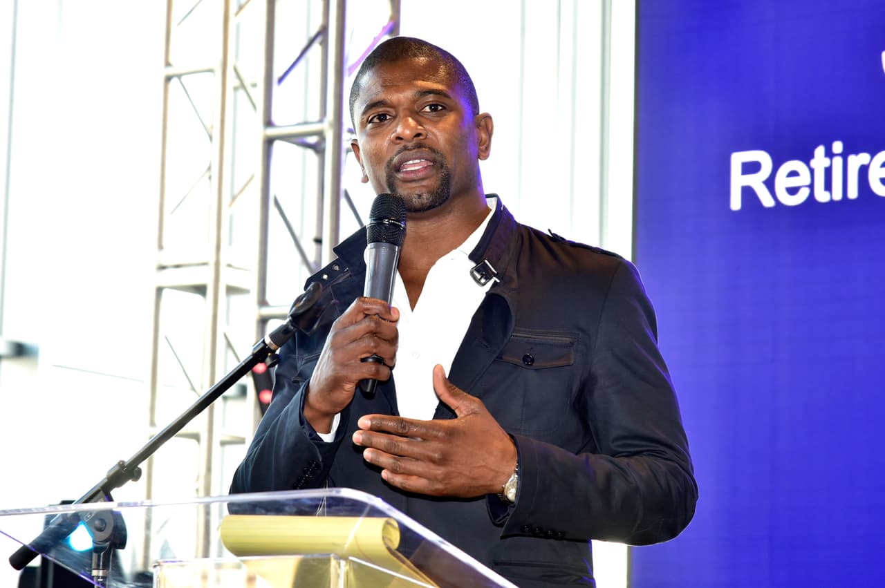 El exjugador de la NFL, Jack Brewer (de Fort Worth, Texas), también intervendrá en la Convención Nacional Republicana. Brewer ha llamado a Trump como e
<a href="https://twitter.com/JackBrewerBSI/status/1298083959608414209?s=20" target="_blank">l "primer presidente afroamericano" en febrero de 2020</a>. 
<br>
<br>"¡Qué gran honor de defender esta gran nación!", afirmó Brewer 
<a href="https://twitter.com/JackBrewerBSI/status/1298083959608414209?s=20" target="_blank">en su cuenta de Twitter</a> al mencionar un video del presidente Trump al inicio de la convención. 
<br>
<br>