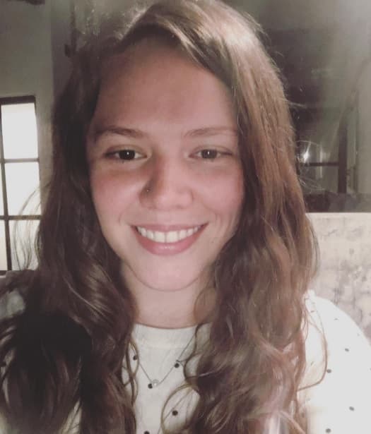 Joy, de la banda Jesse & Joy, es una de las cantantes que ante todo reitera su apoyo a las mujeres que son enemigas del maquillaje. Ella está nominada en las categorías Grabación del Año, Canción del Año, Álbum del Año y Mejor Álbum Vocal Pop Contemporáneo.