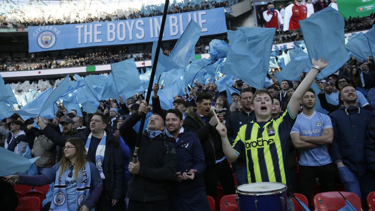 El público inglés podría volver a los estadios en octubre