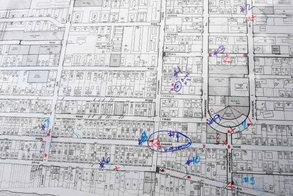 En 10 diferentes puntos del área de Isla Vista muy cercana a la Universidad del Sur de California Santa Bárbara, el presunto homicida identificado como Elliot Rodgers de 22 años, disparó a blancos predeterminados y luego descargó su ira contra quienes se atravesaron en su camino.
