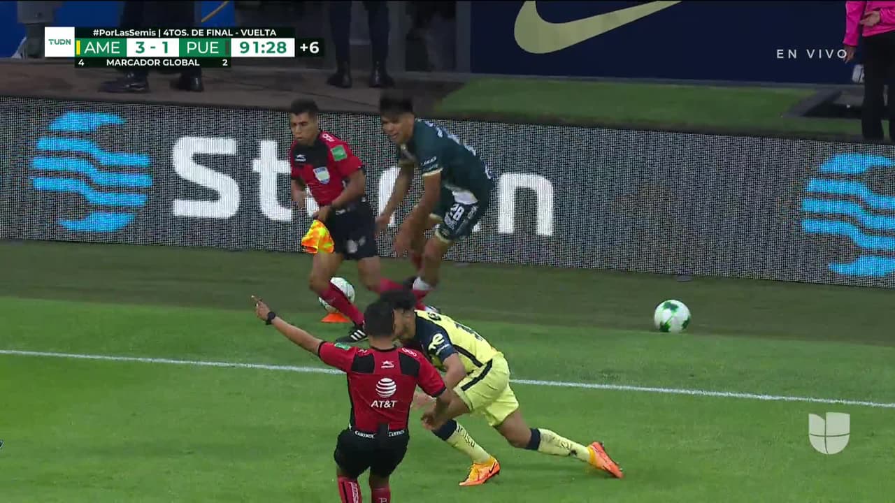 ¡TIRO ATAJADO! disparo por Fernando Aristeguieta.