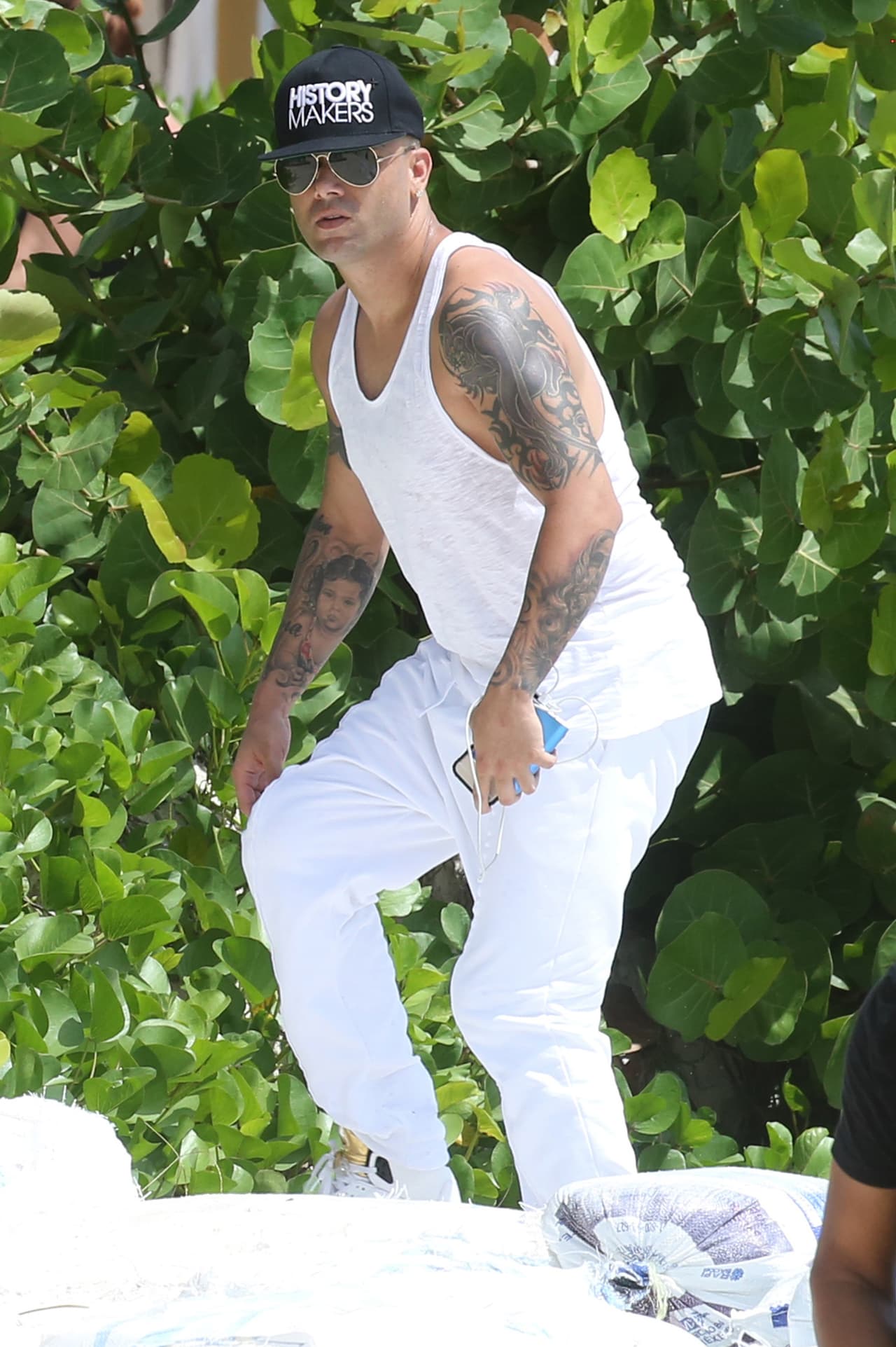 Cuando era novio de Jennifer López 
<b>se rumoró que se había tatuado el nombre de ella, </b>pero ese supuesto trazo jamás lo mostró.