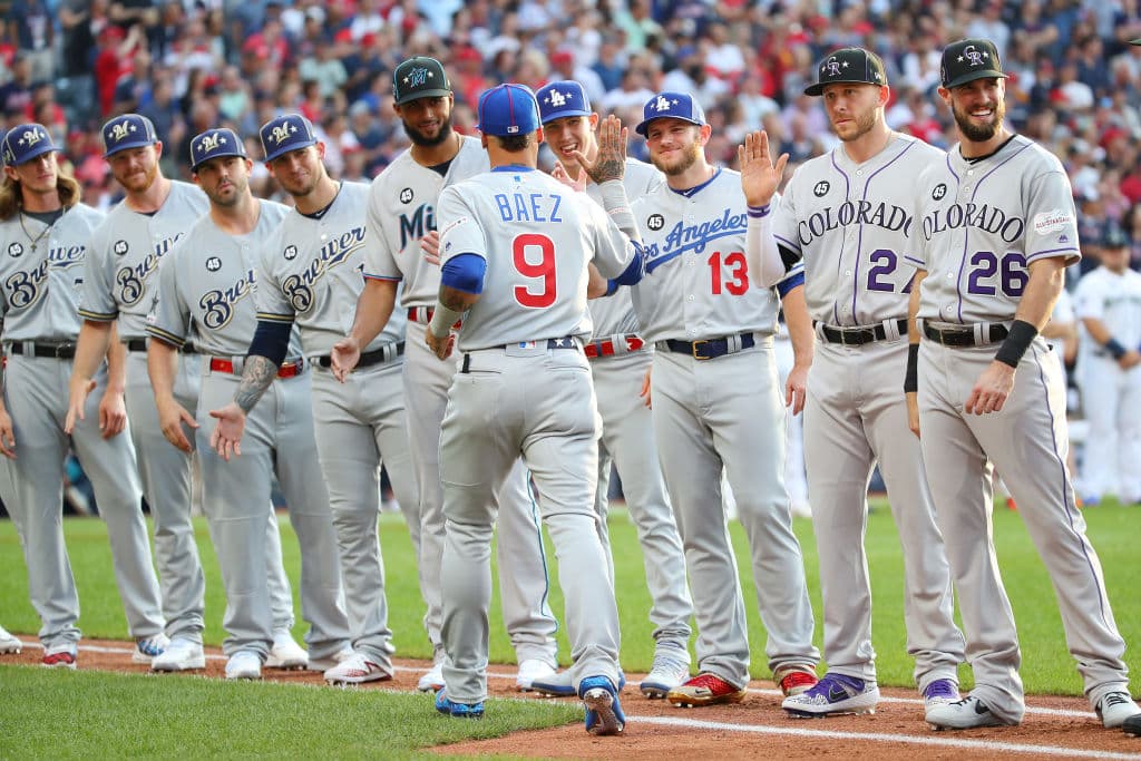 Como siempre, la presentación de los peloteros es algo espectacular en los eventos más especiales de las Grandes Ligas. Aquí presentando a los jugadores de la Liga Nacional, y en particular a Javier Báez, de los Chicago Cubs.