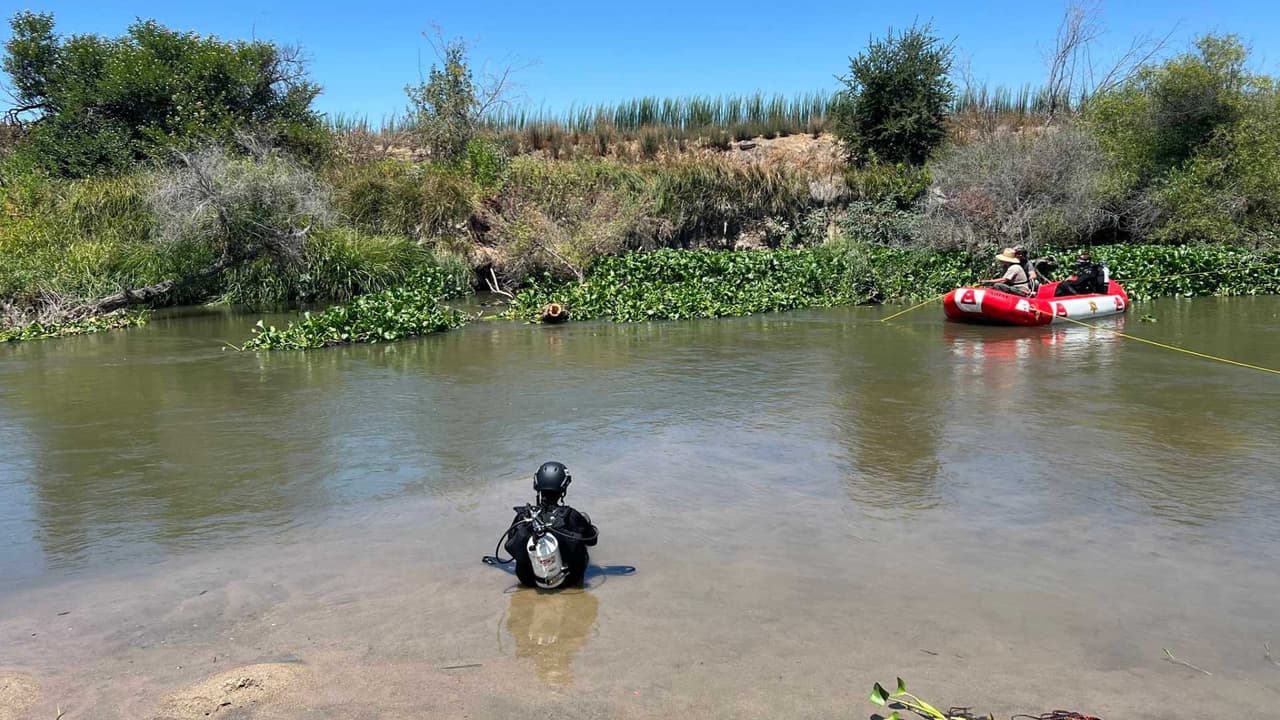 Los esfuerzos de búsqueda realizados por la policía de Firebaugh, la oficina del sheriff del condado de Fresno, la oficina del sheriff del condado de Madera y Cal Fire se suspendieron el domingo por la noche debido a la oscuridad y se reanudaron el lunes.