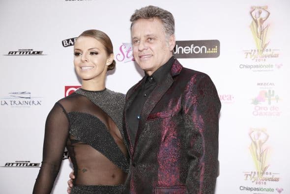 Tras terminar la relación que tuvo por 12 años con Fernanda López, Alexis Ayala se dio una nueva 
<a href="https://www.univision.com/famosos/alexis-ayala-se-defiende-criticas-novia-cinthia-aparicio-mas-joven-fotos">oportunidad en el amor con la actriz Cinthia Aparicio</a>, de 28 años.