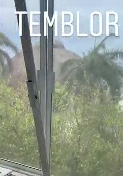 En ese destino, Alejandra Guzmán tiene una casa de descanso en la que estaba justo el día del temblor y
<b><a href="https://www.univision.com/radio/raul-brindis/se-le-tronaron-bien-gacho-los-vidrios-alejandra-guzman-muestra-los-estragos-que-dejo-el-sismo-en-su-casa-video" target="_blank">sufrió evidentes daños. </a></b>
<br>