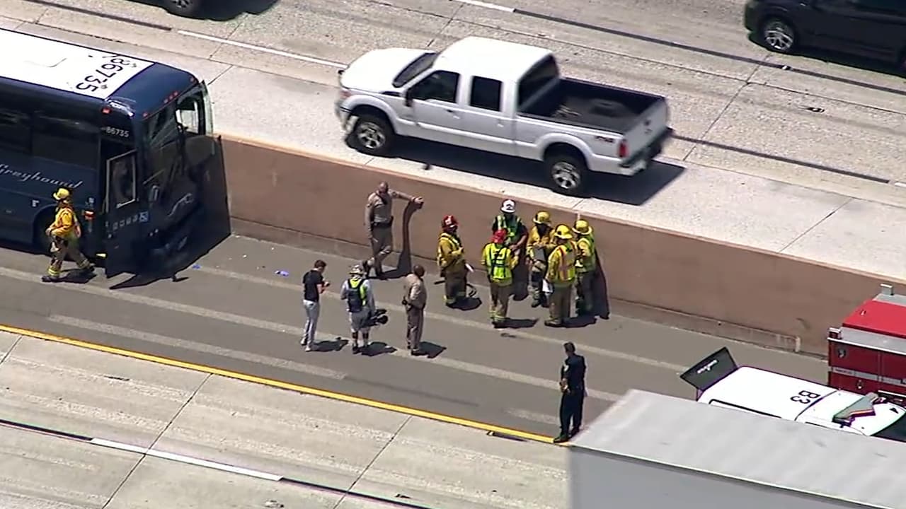12 personas lesionadas tras accidente de un bus en la autopista 10