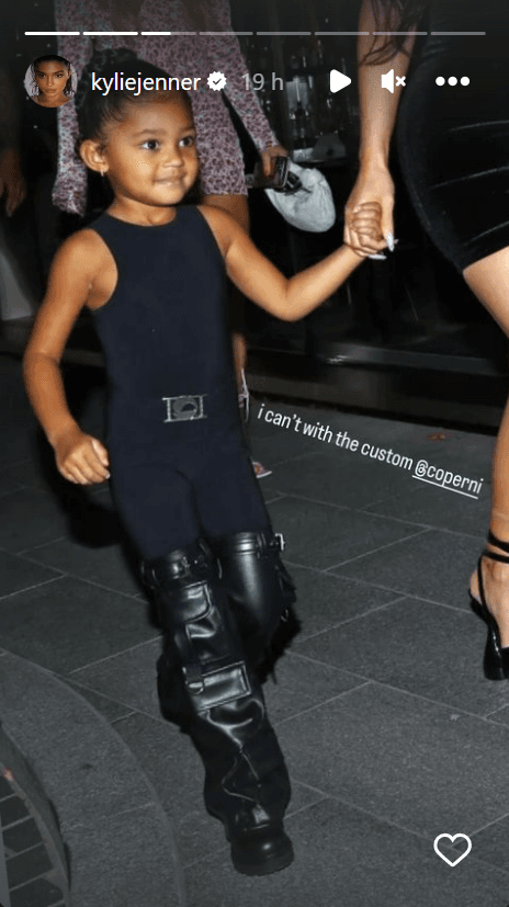 Stormi Webster tiene unas botas hechas a la medida de la marca Coperni