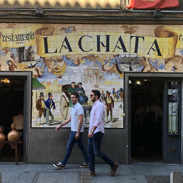 Sobre todo de los murales que hay en algunas fachadas de los restaurantes.