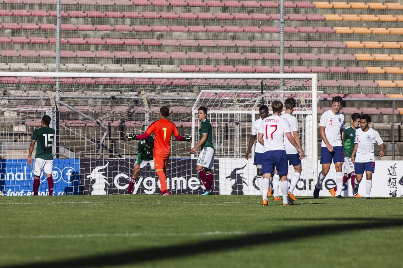 Inglaterra derrotó 2-1 a México en la final del Esperanzas de Toulon y se tuvo que conformar con el subcampeonato del torneo juvenil.
