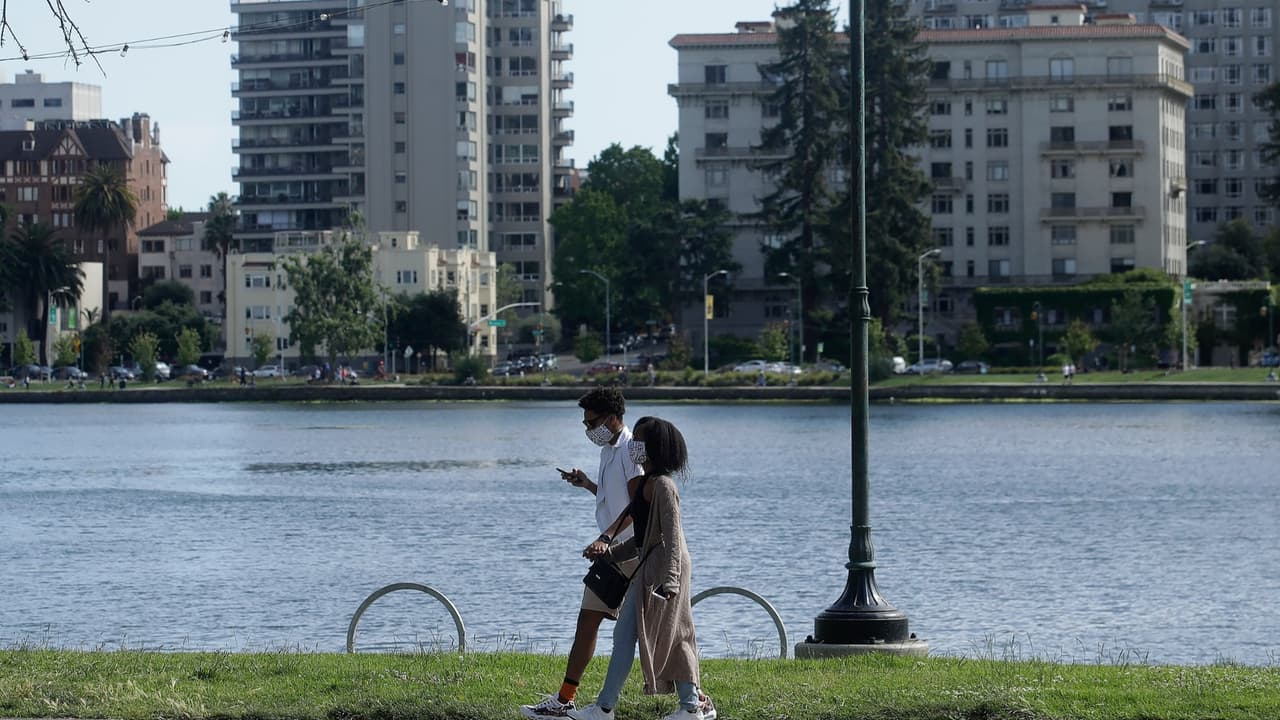 Investigan la aparición de horcas similares a las usadas para linchamientos en un parque de Oakland