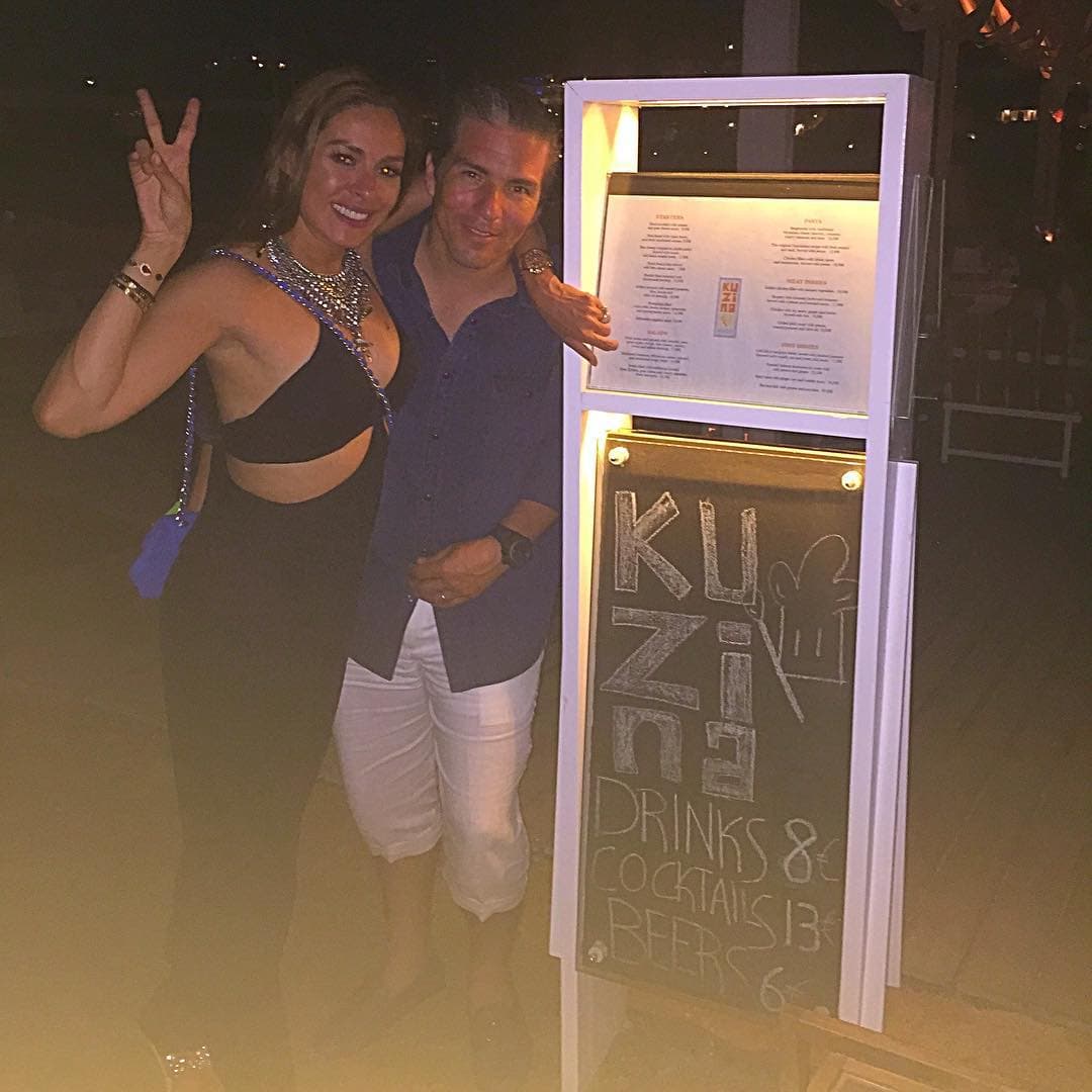 Una imagen dice más que mil palabras y se ve que la pareja se divierte mucho.