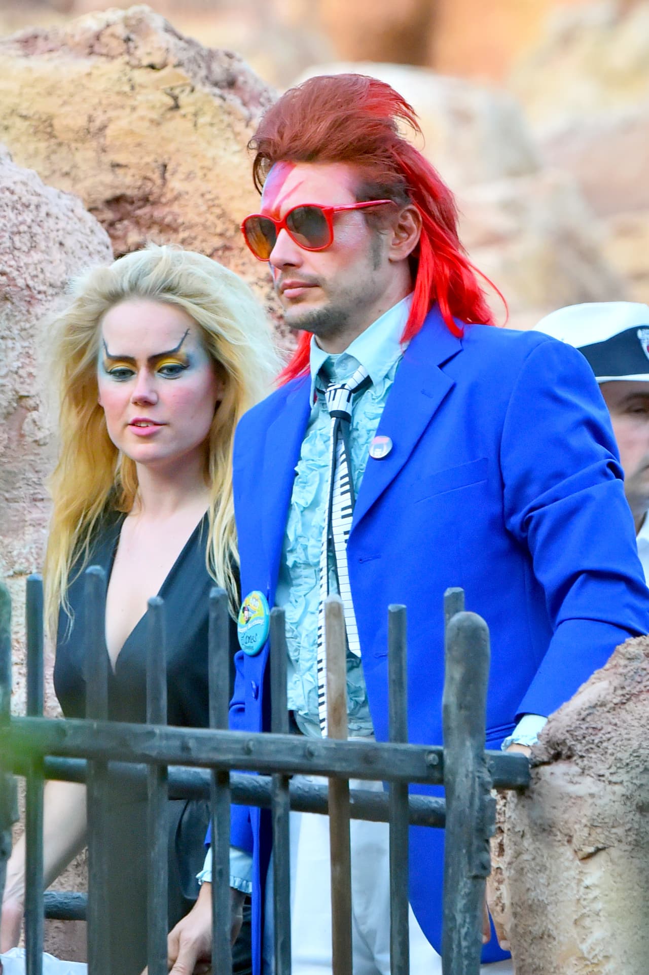 ¿Será una amiguita o tal vez inicia un nuevo romance?