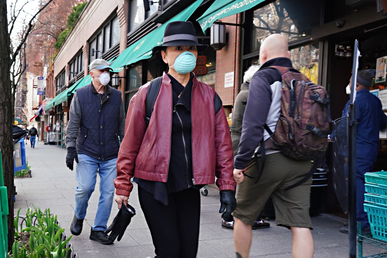 De Blasio dice que los neoyorquinos podrían dejar de usar mascarillas en junio, ¿pero qué tan seguro sería?