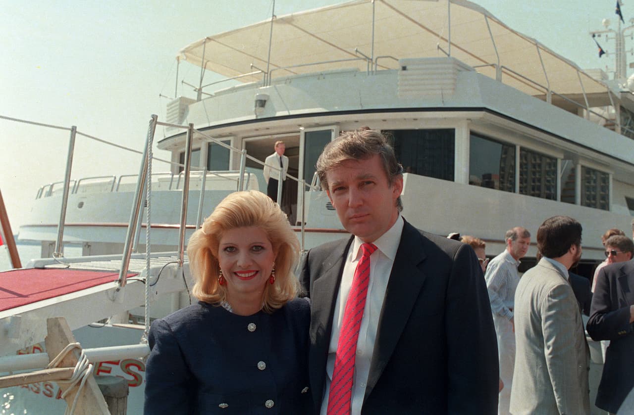 Ivana Trump también se proyectó como ejecutiva en varios proyectos de Donald Trump. Fue diseñadora de partes de la Trump Tower de Nueva York y el Trump Plaza Hotel y Casino en Atlantic City. 
<br>
<br>