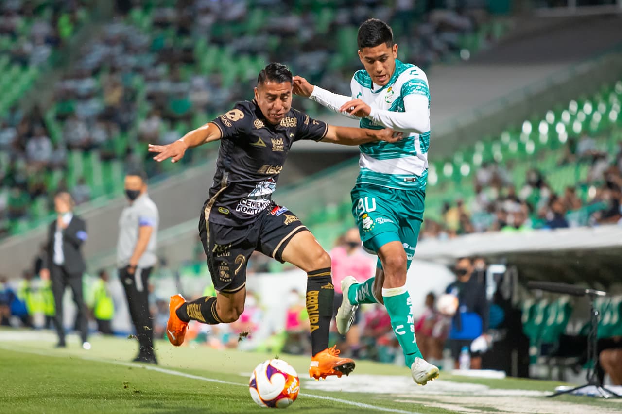 León comienza a desmotstrar el futbol que lo hizo campeón del futbol mexicano y vencen 1-2 a Santos. La Fiera escaló hasta la novena plaza y los Guerreros se mantienen en el tercer lugar.