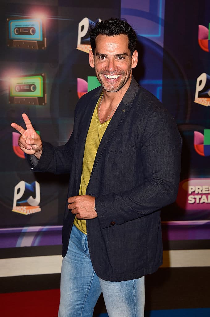 <b>Cristian de la Fuente</b>: en sexto grado tuvo que cambiar de colegio para aprender inglés y lo recibieron con mucha crueldad. Allí empezó a ser una persona fuerte y buscar el éxito.