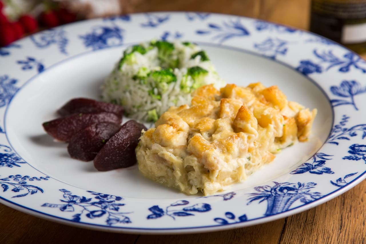 Diferente e apetitosa, mas fácil de fazer: veja receita de bacalhau com fruta