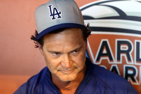 El pitcher de los Miami Marlins, José Fernández, se robó el show durante el esperado juego contra los muy calientes Los Angeles Dodgers, al dejar al jardinero Yasiel Puig 0-3 con un ponche y venciendo a los indomables Dodgers 6-2. Puig tuvo un fin de semana alegre, compartiendo con Lebron James y se paseó por el estadio de los Marlins ante 27,127 fanáticos, el tercer número mayor de asistentes en la temporada, pero terminó 0-5 con dos ponches. Fernández y Puig, ambos cubanos desertores, ambos novatos, en equipos distintos, podrían estar disputando el título del Novato del Año de las Grandes Ligas. Entra y Vota aquí por el mejor de los dos.