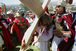 Uno de los países que celebra con gran devoción es México.