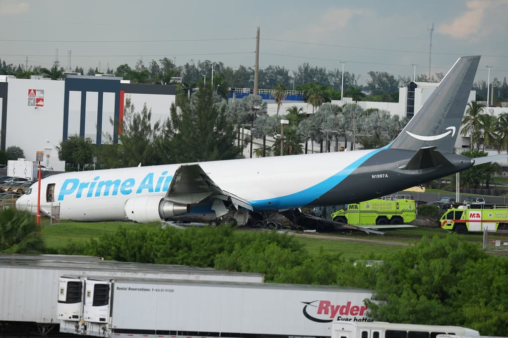¿Qué pasó en el aterrizaje? NTSB analiza a los pilotos del avión de Amazon despistado en Miami