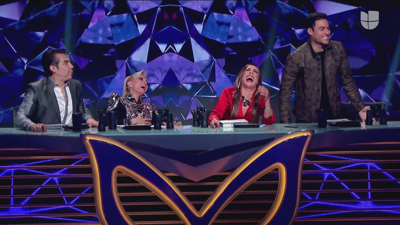 Los investigadores dieron sus pronósticos sobre la personalidad que podría estar bajo el difraz y todos pasaron un momento muy divertido cuando Consuelo Duval dijo que se trataba de una de las integrantes del grupo "Asshh". Sus compañeros no pudieron contener la risa y la corrigieron, ya que el nombre correcto de la agrupación es Ha*Ash.