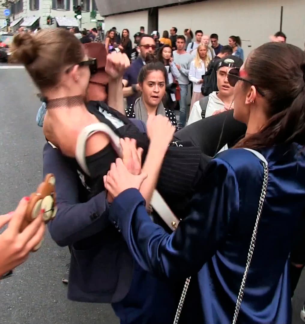 Gigi, por supuesto, no estuvo nada contenta y pensó con rapidez.