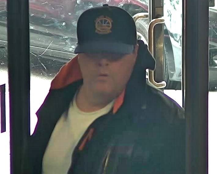 El ladrón ha robado al menos tres bancos en San José y San Mateo, en el norte de California, entre el 15 y el 23 de marzo de 2018,