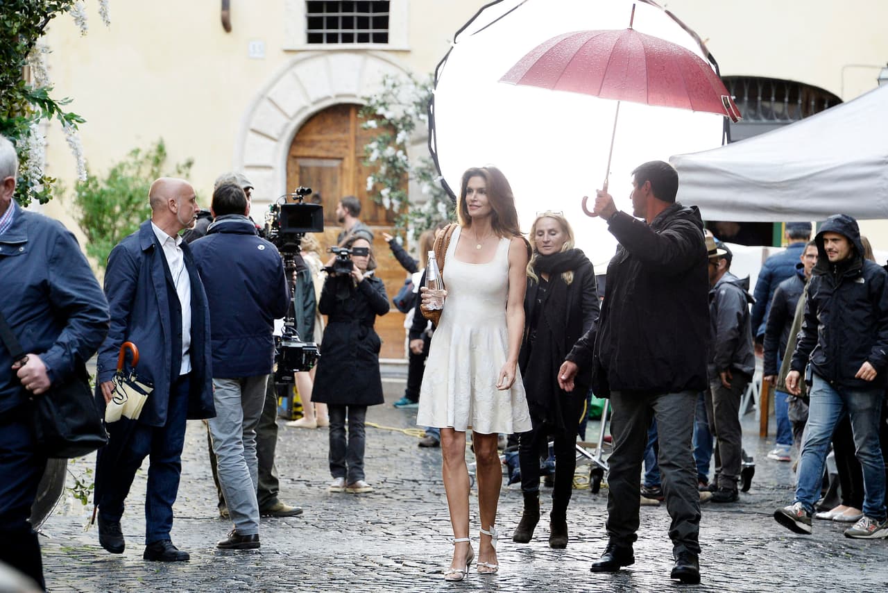 Sin duda Kaia tiene una gran maestra, ya que Cindy a sus 50 años sigue vigente en el modelaje.