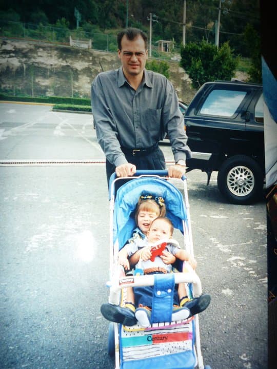 <b>Daniela</b>, también compartió uno de los momentos más íntimos en su cuenta de Twitter, pues en este pasado día del padre, publicó una fotografía en compañía de su papá, junto a esta imagen escribió: "¡Feliz dia del padre a mi jefecito!".