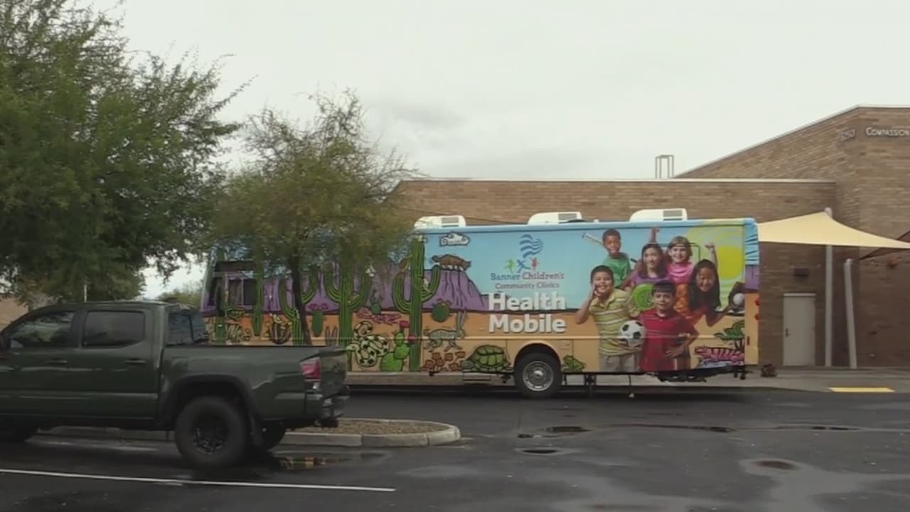 Clínica móvil gratuita para menores de 21 años a través del Arizona 