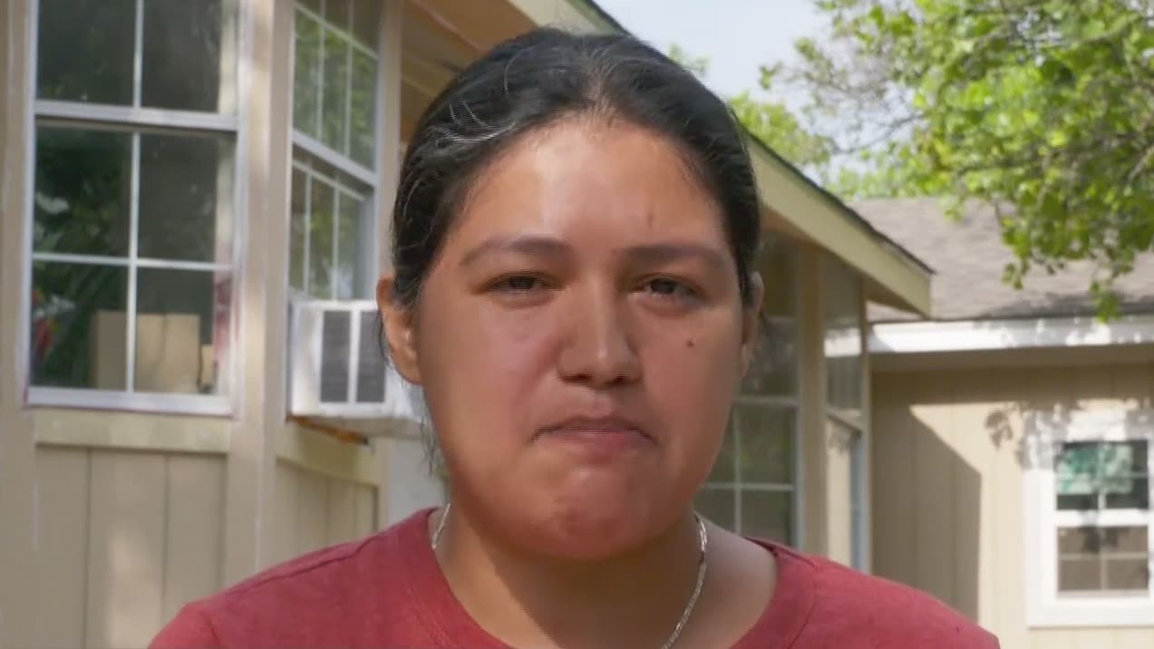 “Me hizo sentir como una delincuente”: esta mujer hispana asegura ser discriminada por las autoridades de Sandy Oaks