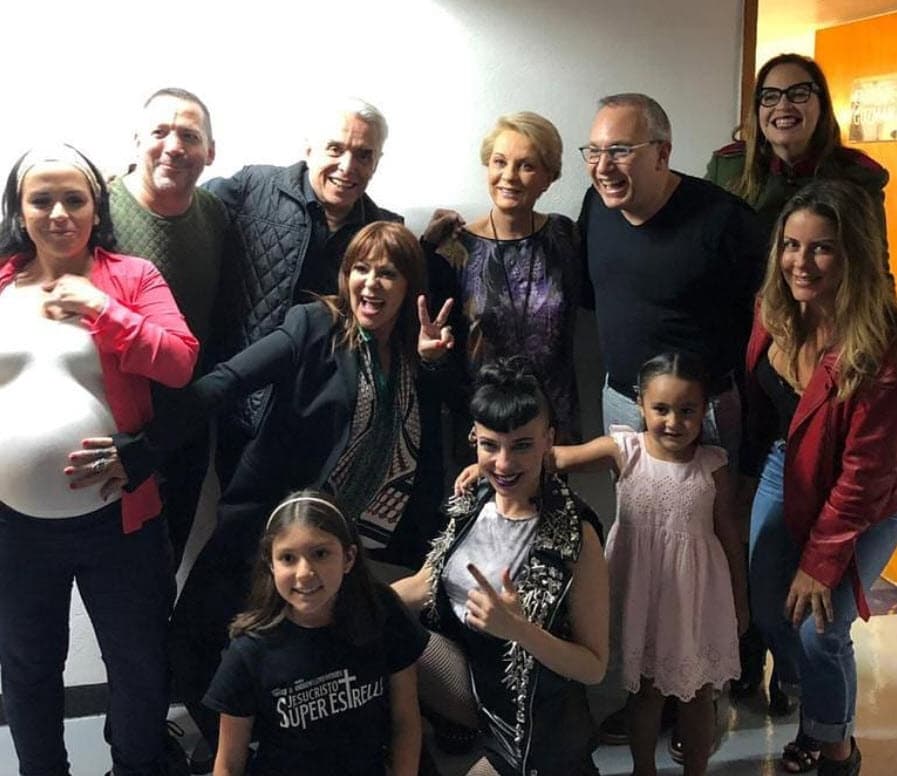 "La verdad es que mi papi… 
<b><a href="https://www.instagram.com/p/CQY8foenP7T/" target="_blank">sé por lo que está pasando</a></b>, sé lo doloroso que es y yo trato de darle ánimo, de darle amor, de darle seguridad, de darle plenitud y de esperar a que la verdad salga adelante porque tengo fe". 
<br>