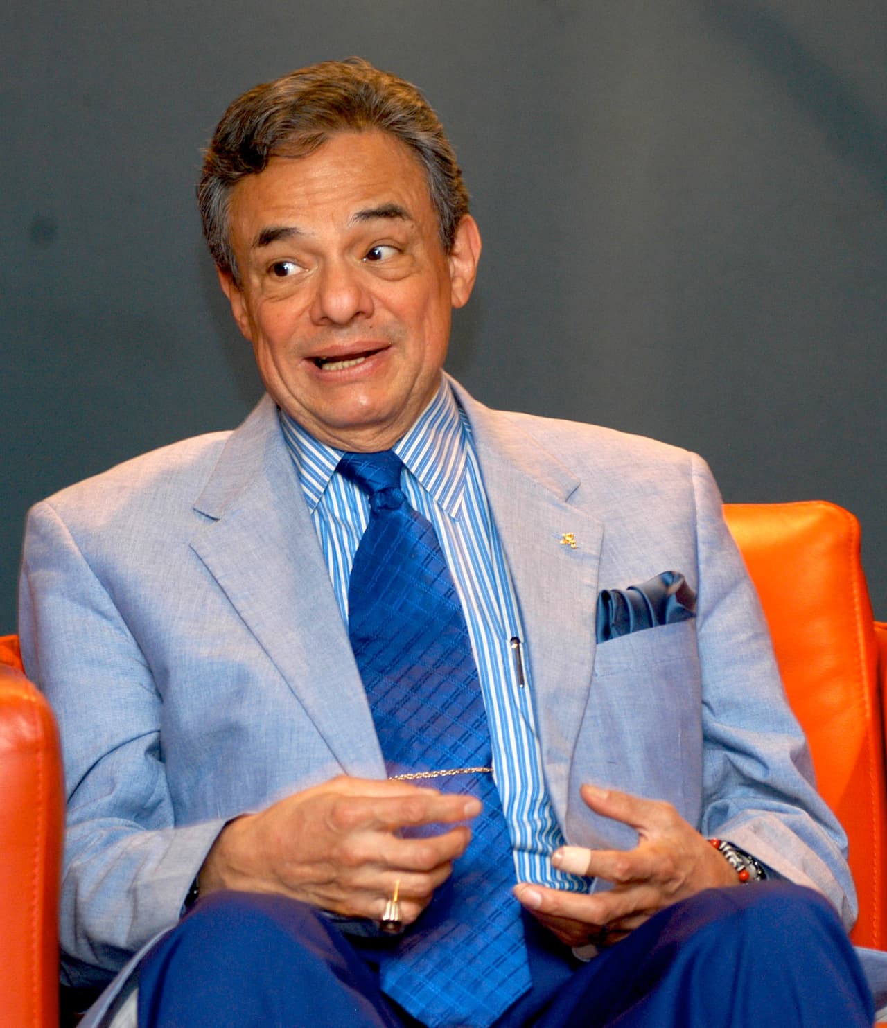 Junto a 
<b>Juan Gabriel</b> y 
<b>Vicente Fernández</b>, son quizás los cantantes de la época con mayor reconocimiento que México ha llevado al mundo.