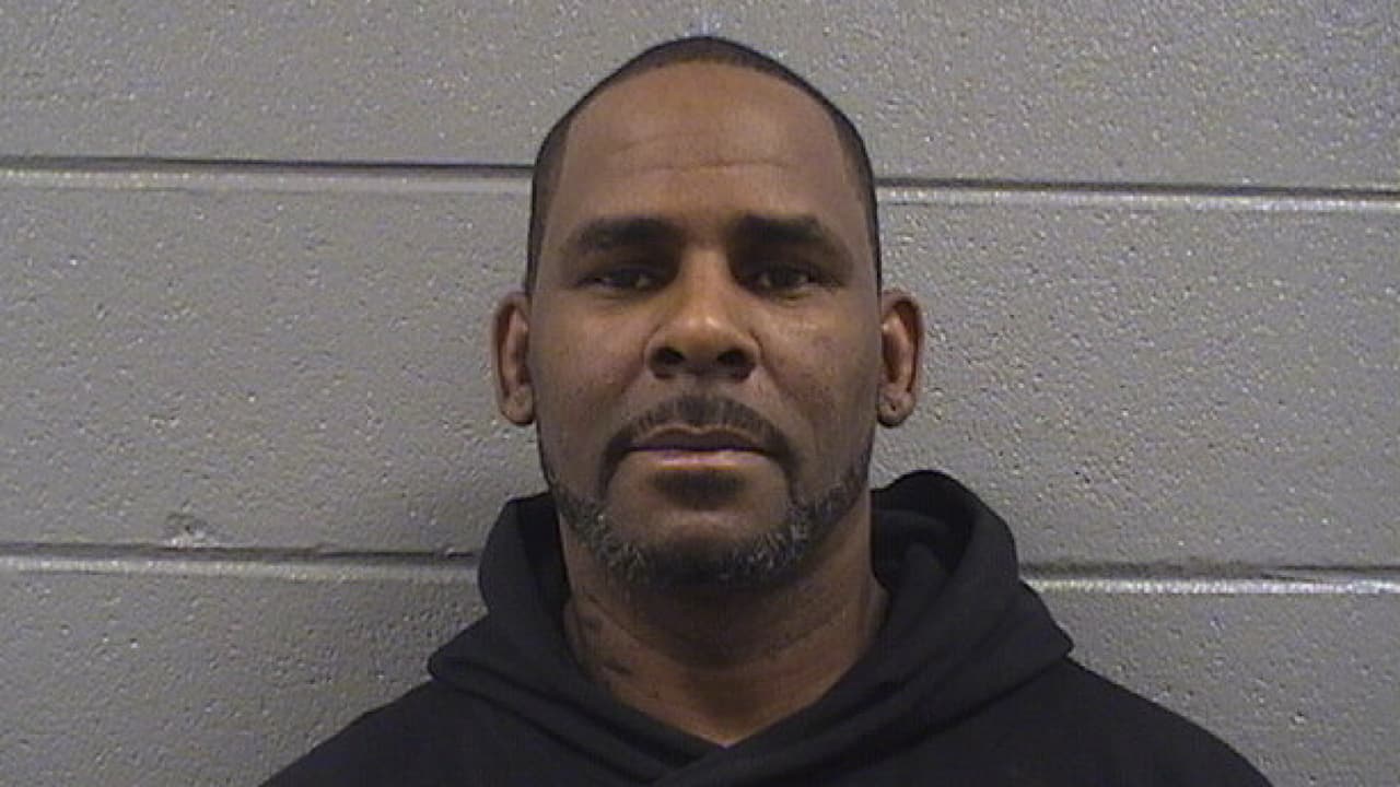R. Kelly es declarado culpable de todos los cargos de crimen organizado y tráfico sexual