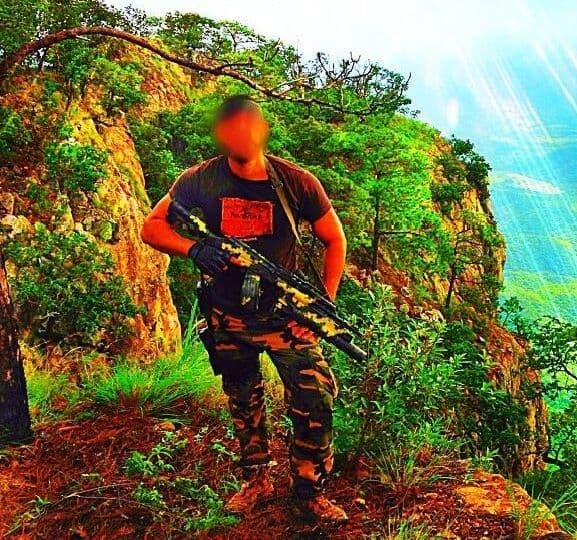 En esta imagen dice: "en la guerra tambien tengo mis hazañas compa". (Imagen tomada de Twitter).