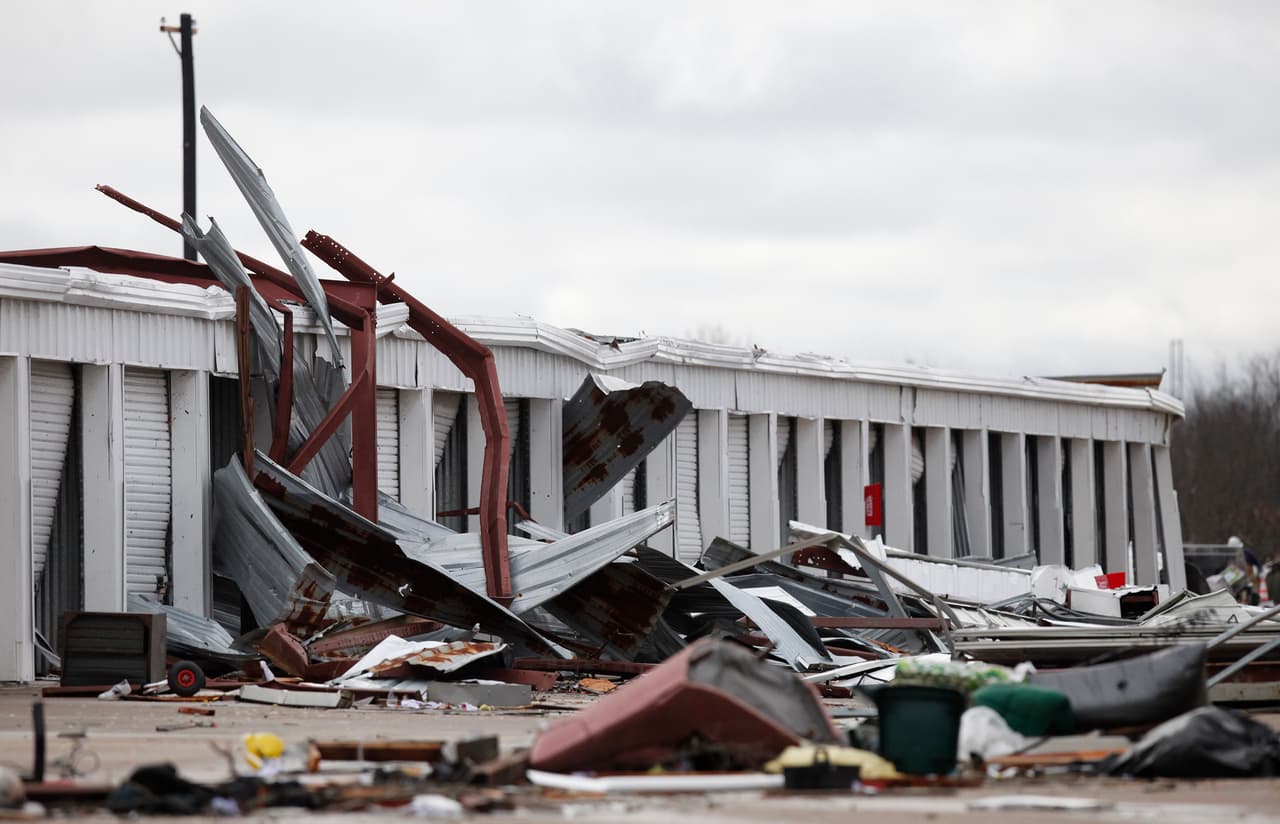 Una serie de tornados azotaron en diciembre de 2015 el área de Texas comprendida por los condados de Dallas, Ellis y Collin, y dejaron severos daños especialmente en las ciudades de Rowlett and Garland.
