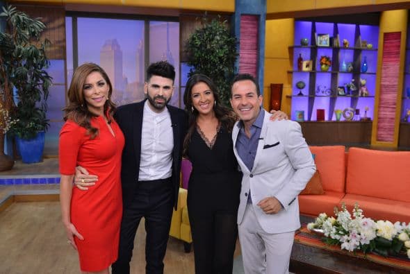 Mientras tanto, el juez de Nuestra Belleza Latina bromeó sobre tener que llevarse bien con Carlos.