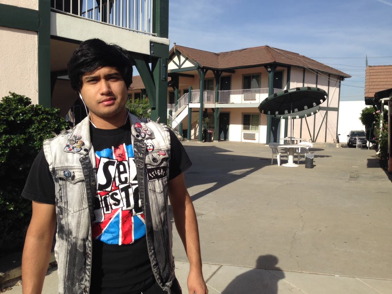 Tony Meyer, un huésped, se dice sorprendido por el crimen que ocurrió ahí.