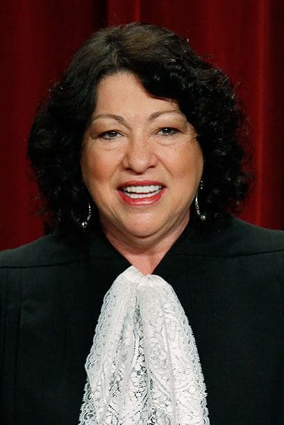 Y la mejor colocada del mundo hispano en esta lista (19º) es la jueza Sonia Sotomayor, de origen puertorriqueño.
