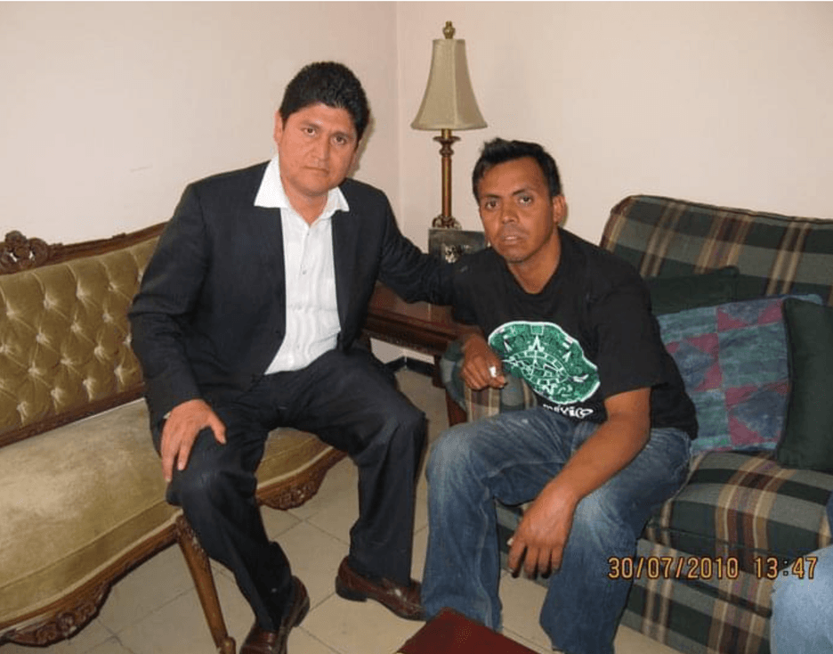 El abogado Israel Trujillo con Mujica en 2010. 
<br>